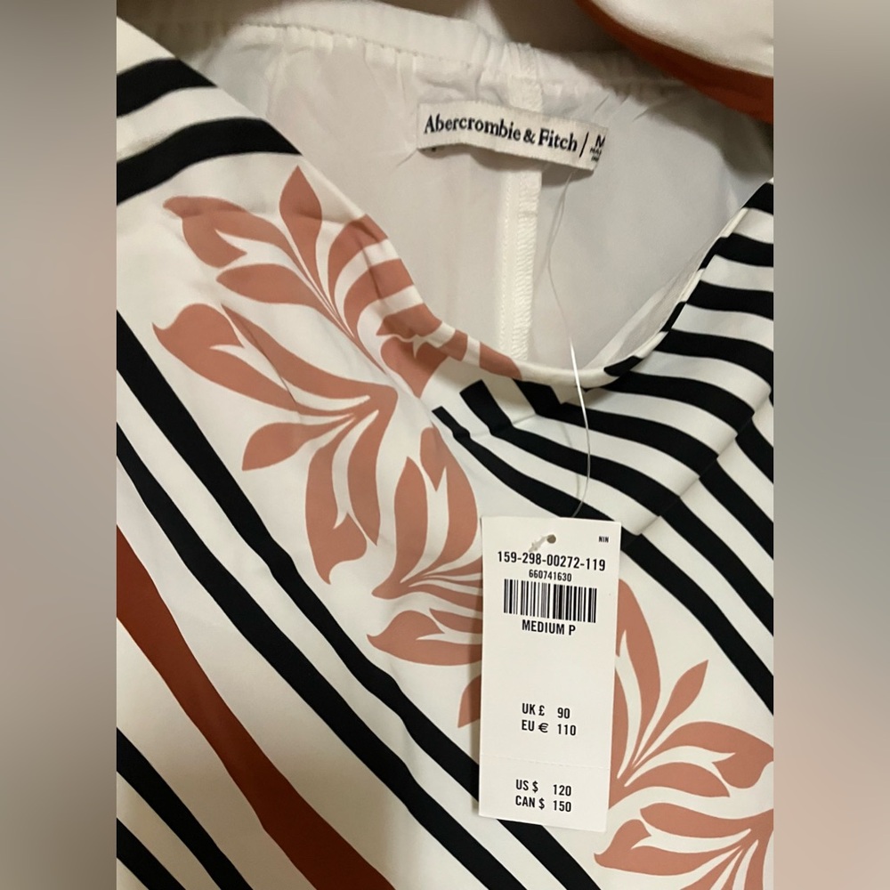 Abercrombie & Fitch Long-Sleeve Abstract Floral Twist-Front Maxi Dress: Petite M - Picture 8 of 10
